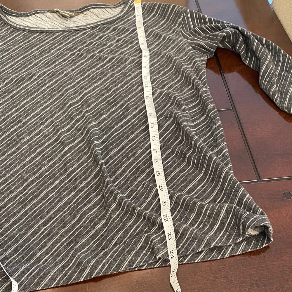 Tommy Bahama Striped 3/4 Sleeve Top XS Gray Black Casual Soft Stretch Tee - Picture 8 of 8